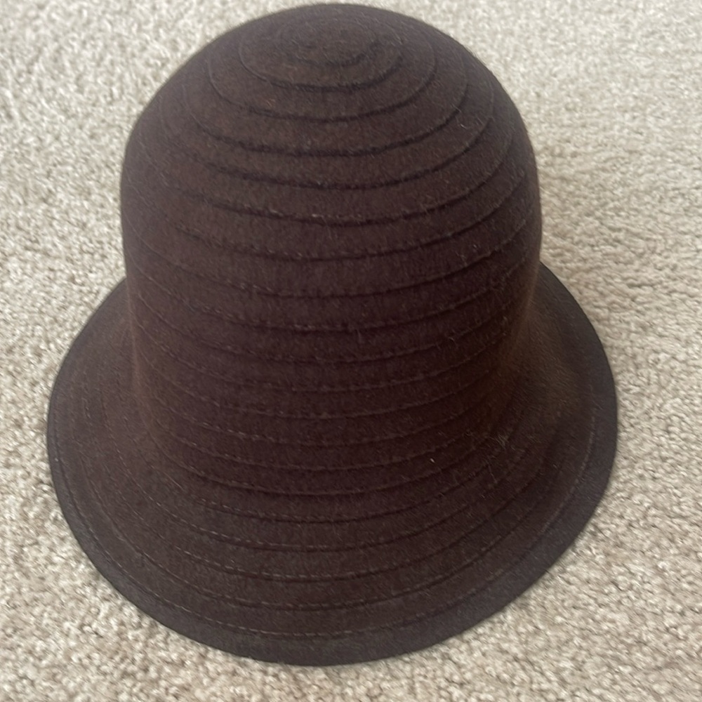 Club Monaco hat